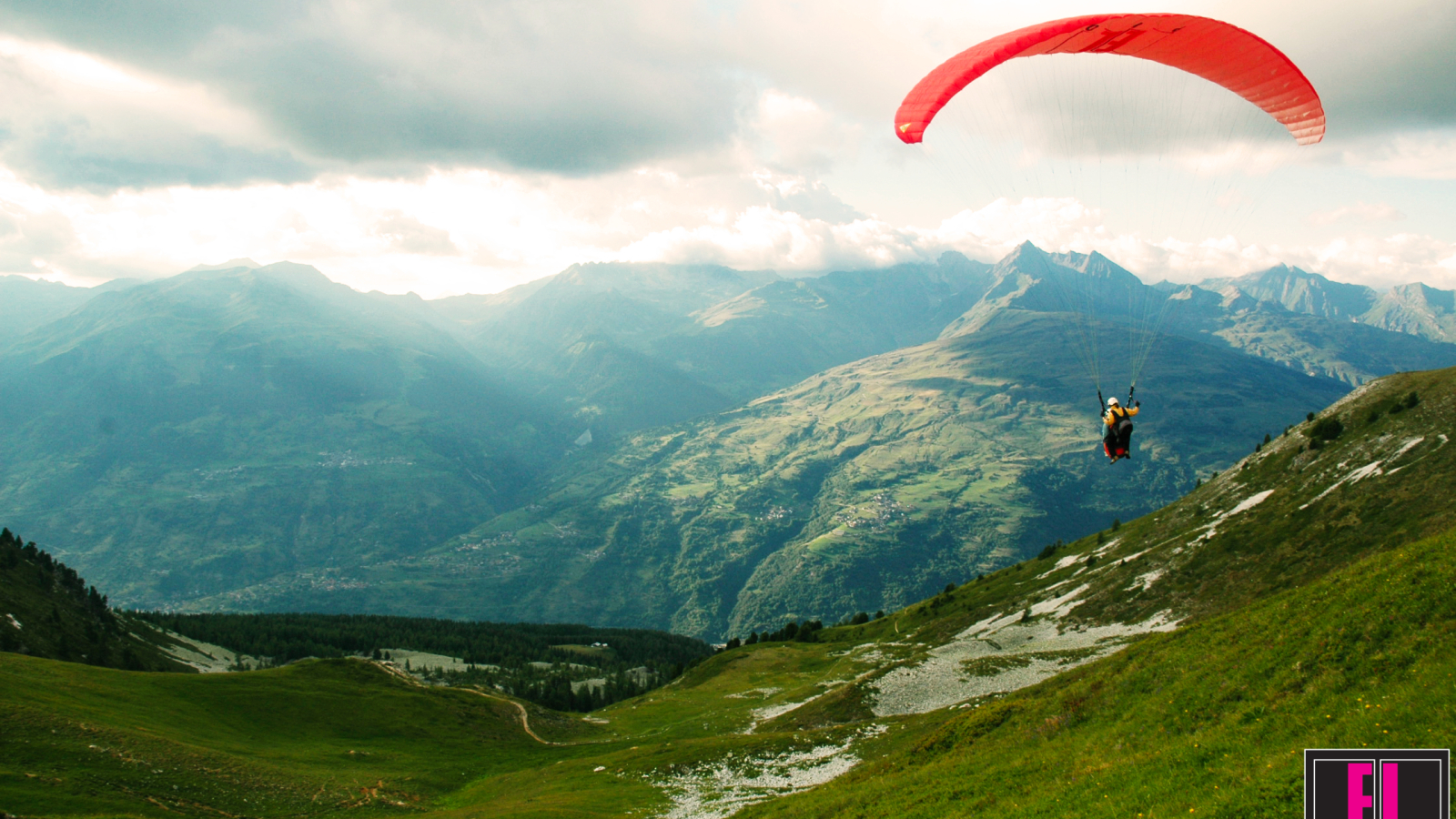 Paragliding with Elpro