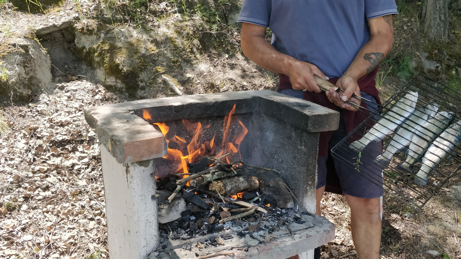 Barbecue point at the Sollières fishing lake