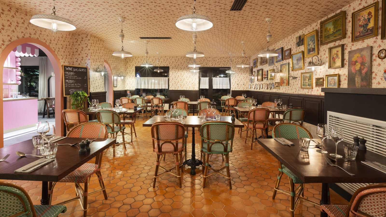 The restaurant's Dolce Vita-themed dining room