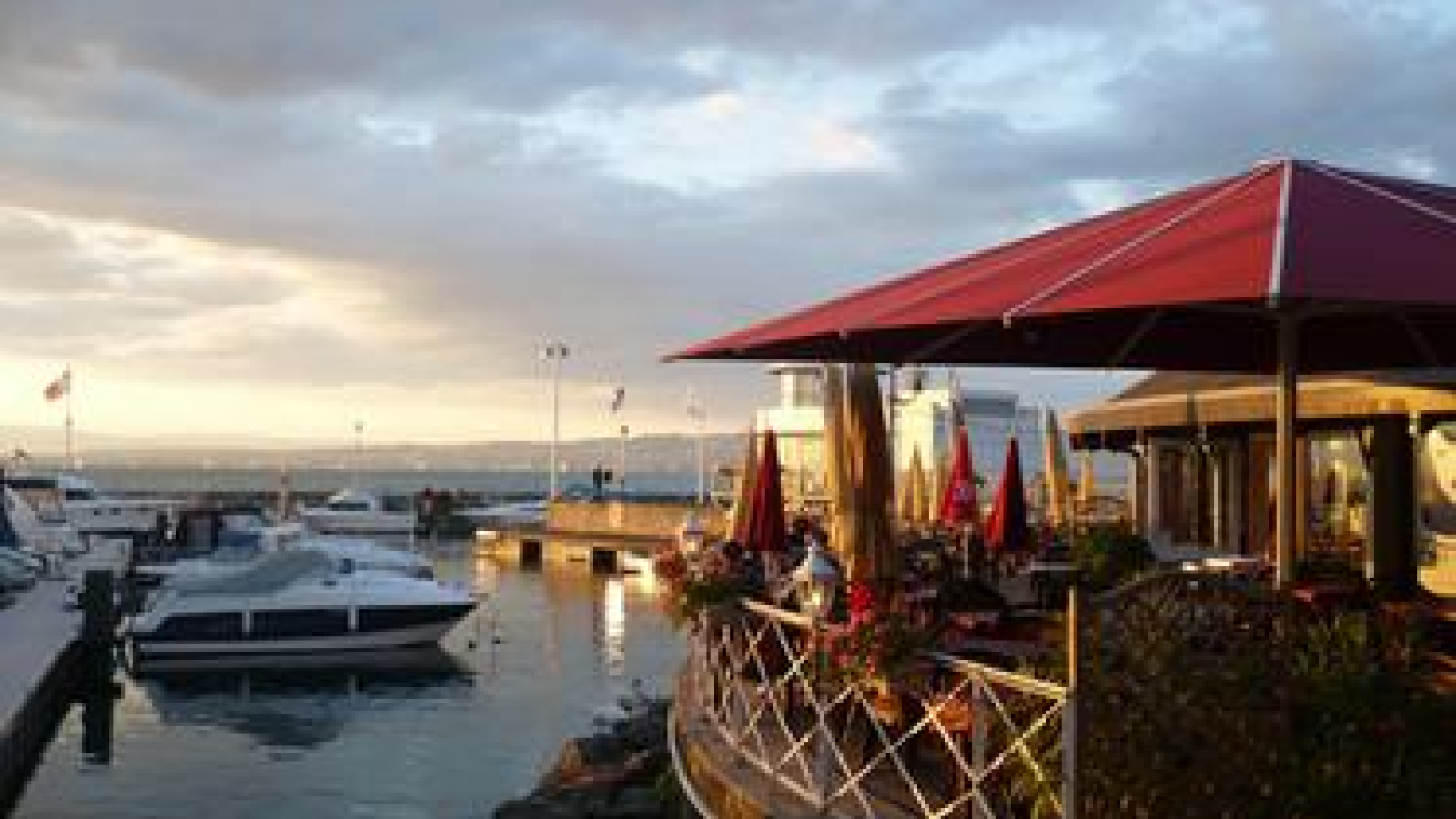 Terrasse sur le lac