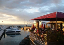 Terrasse sur le lac