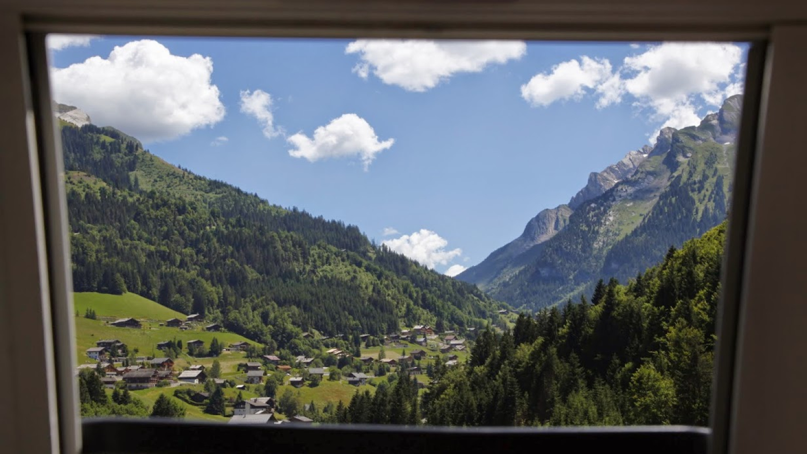 Vue depuis l'intérieur de la Télécabine de Beauregard