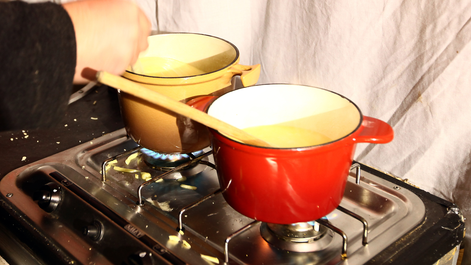 Randonnée raquettes nocturne avec fondue sous yourte