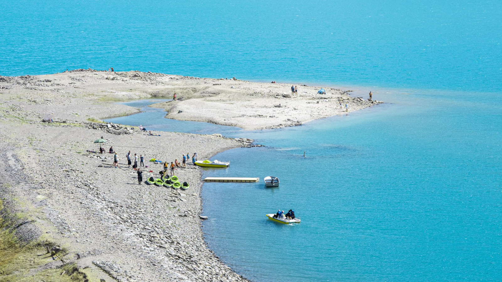 Mise à l'eau des canoës et pédalos