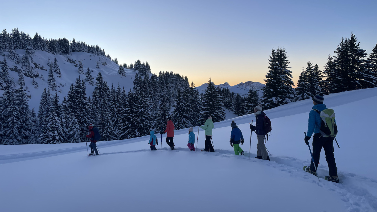 Rando raquettes à la nuit tombante