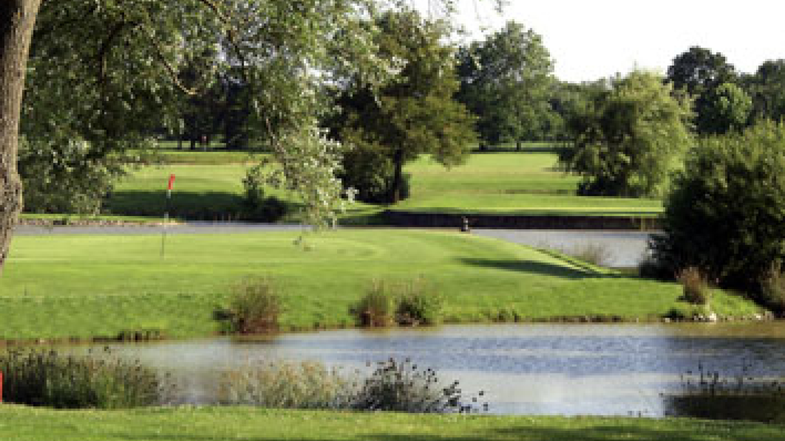 Parcours au milieu des Etangs au Golf du Clou