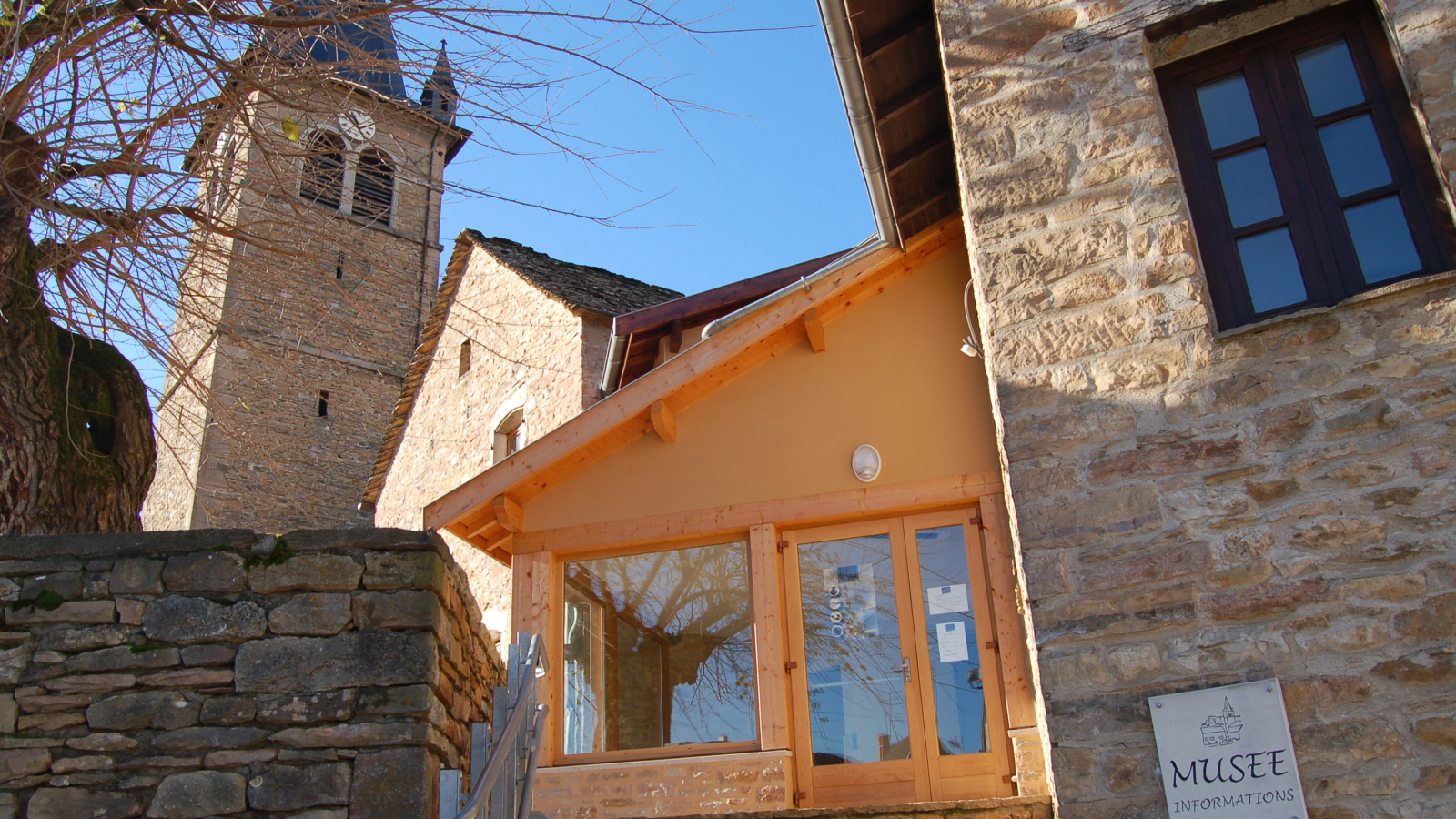 Extérieur du Musée archéologique de Hières-sur-Amby - Balcons du Dauphiné - Nord-Isère - à moins d'une heure de Lyon