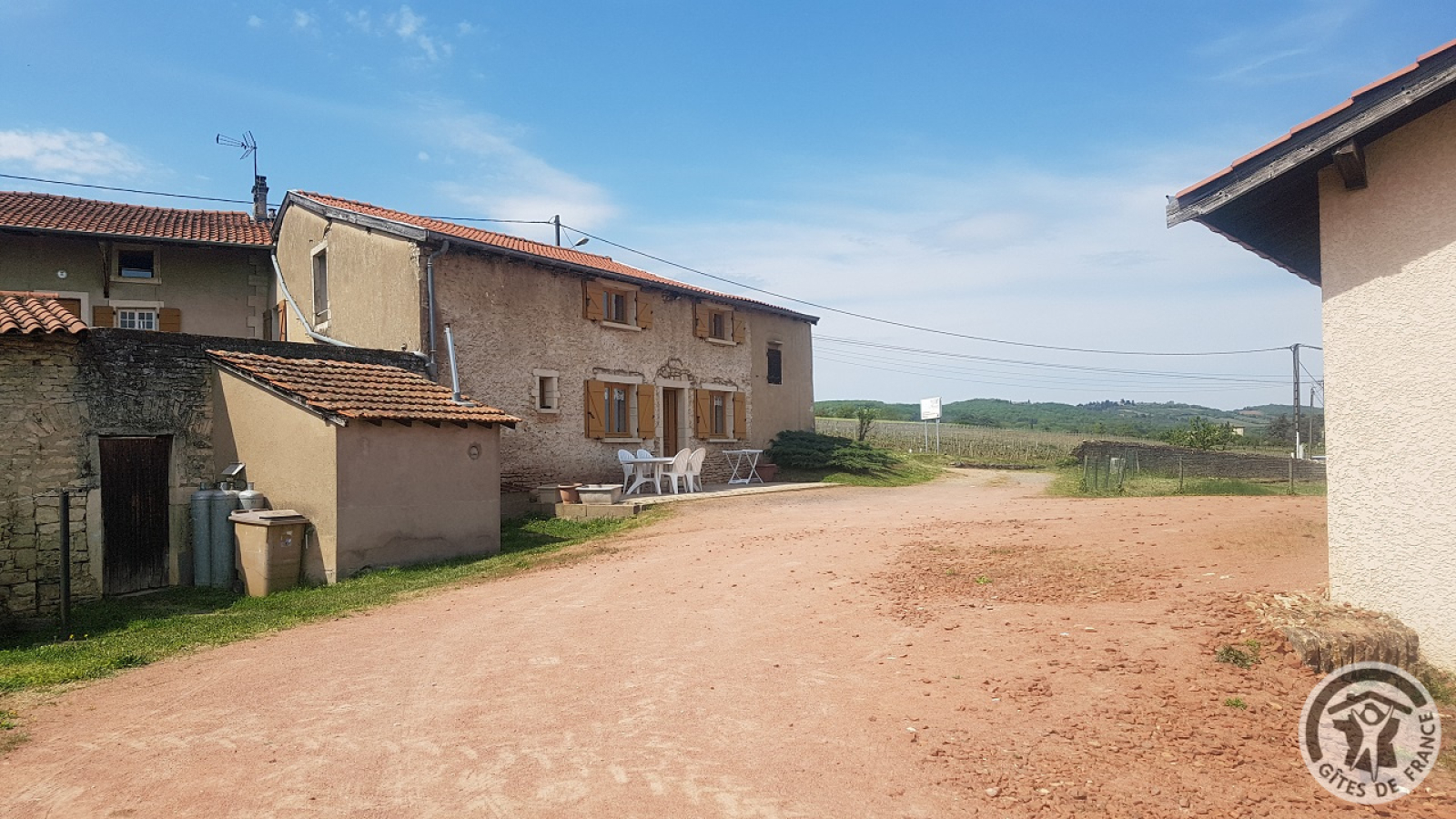 'Gîte Passot' à Morancé dans le Beaujolais - Rhône : le Gîte sur un Domaine viticole.