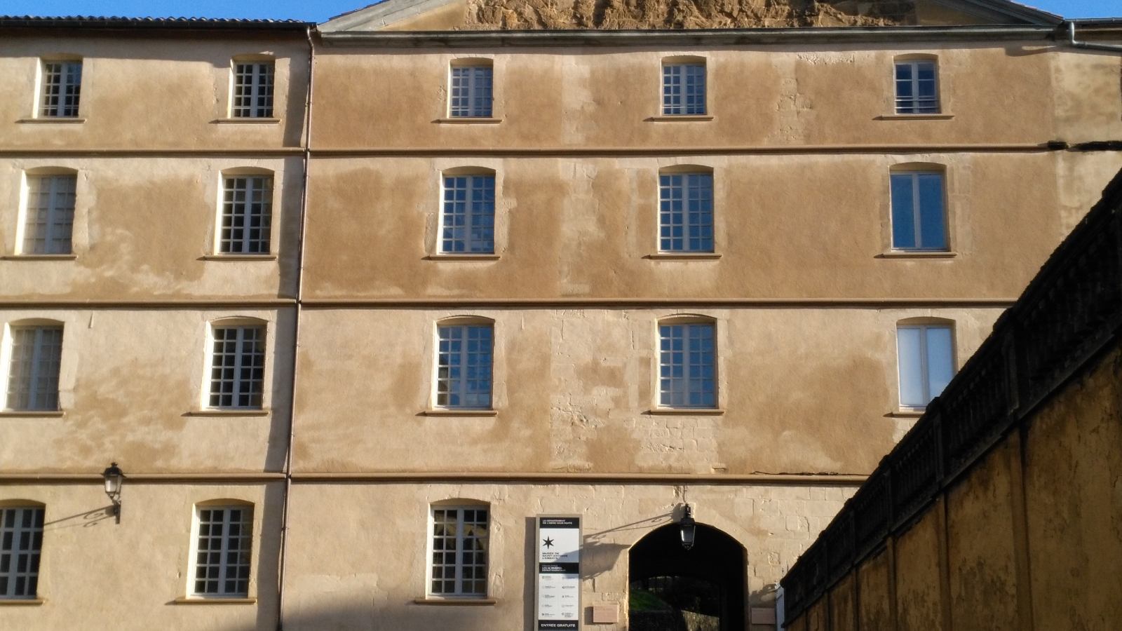 Façade du musée. Le Noviciat