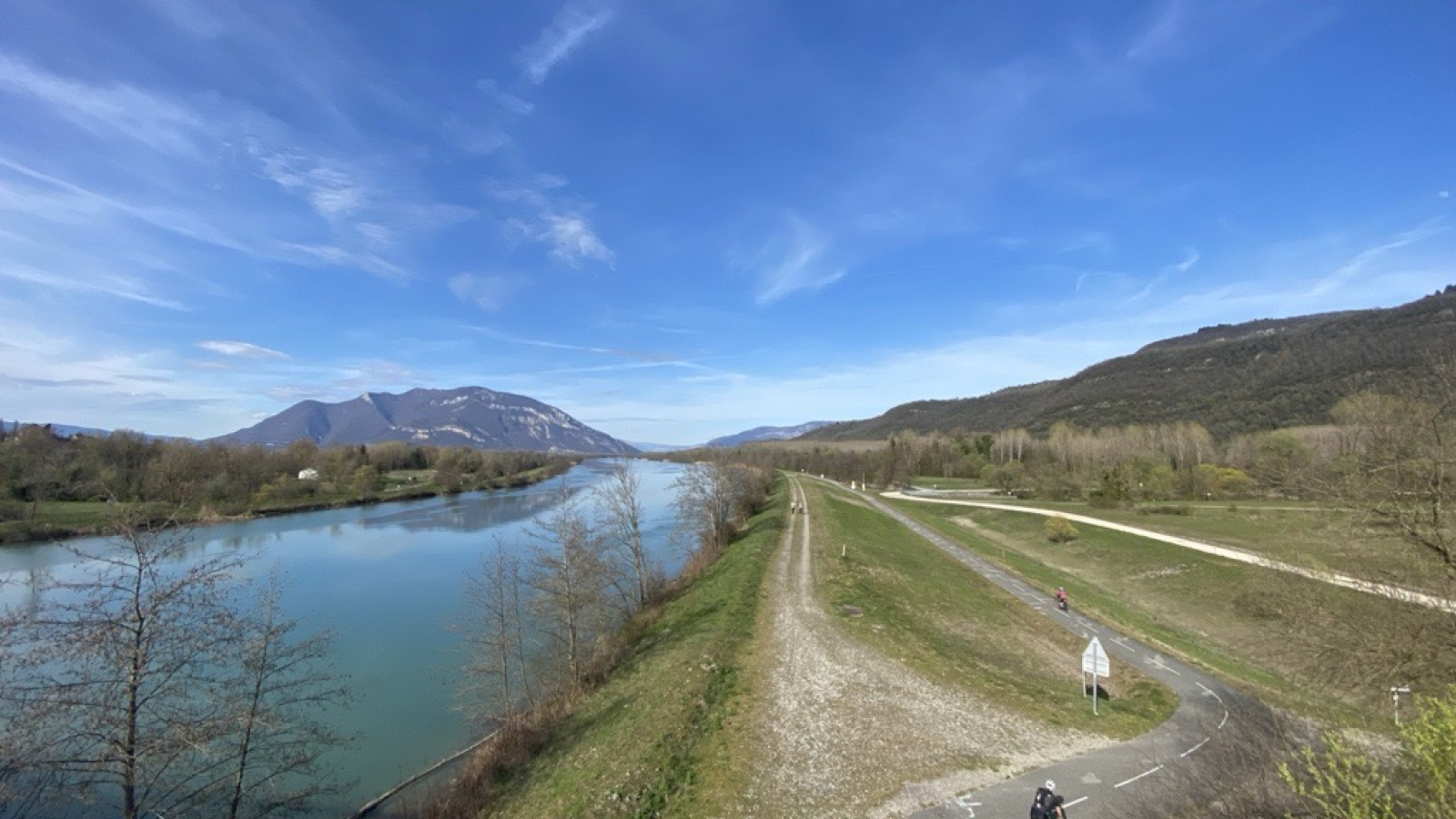 Vue sur la ViaRhona et le Grand Colombier