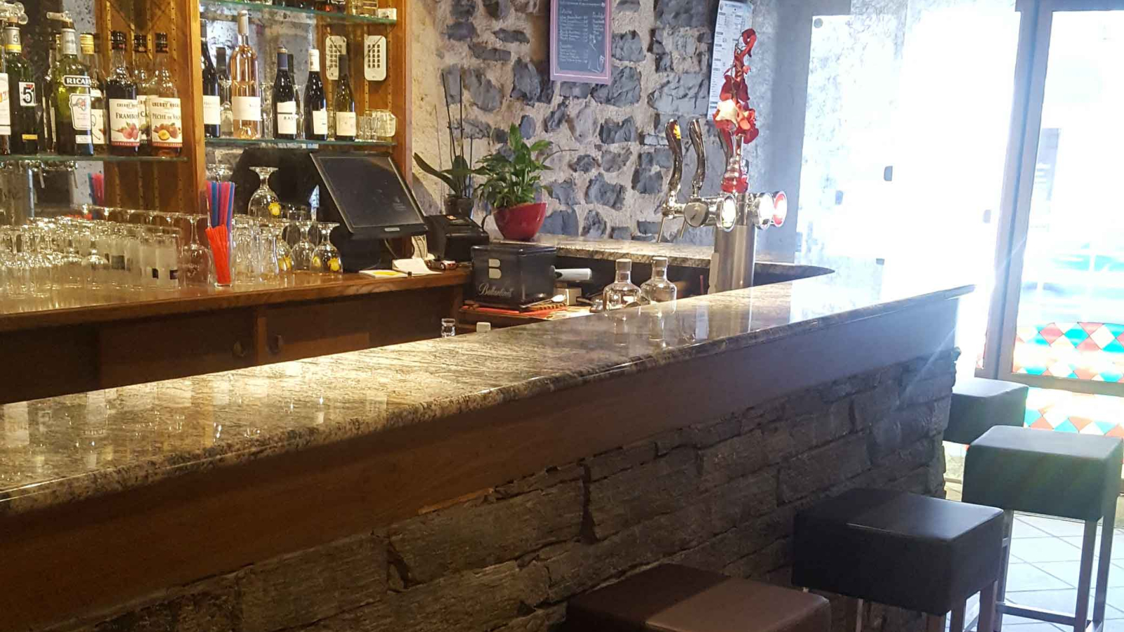 bar