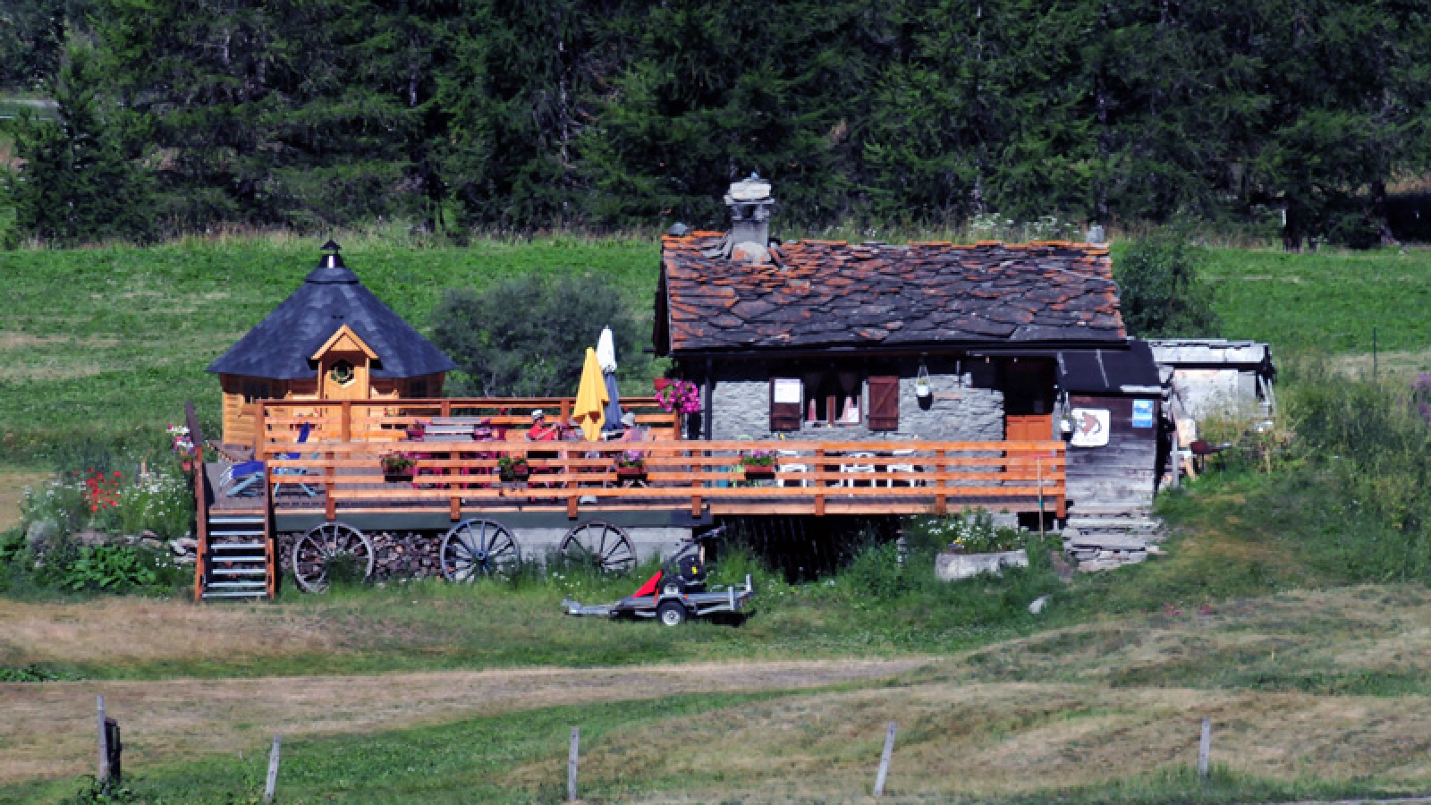 Bar sur les pistes à Bessans : la Grange du Travérole