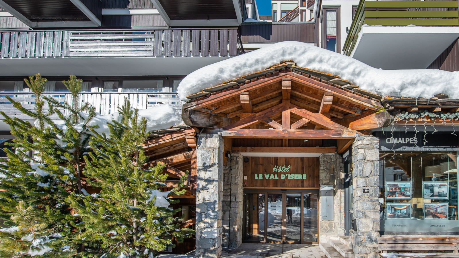 Devanture extérieure - Le Val d'Isère Café