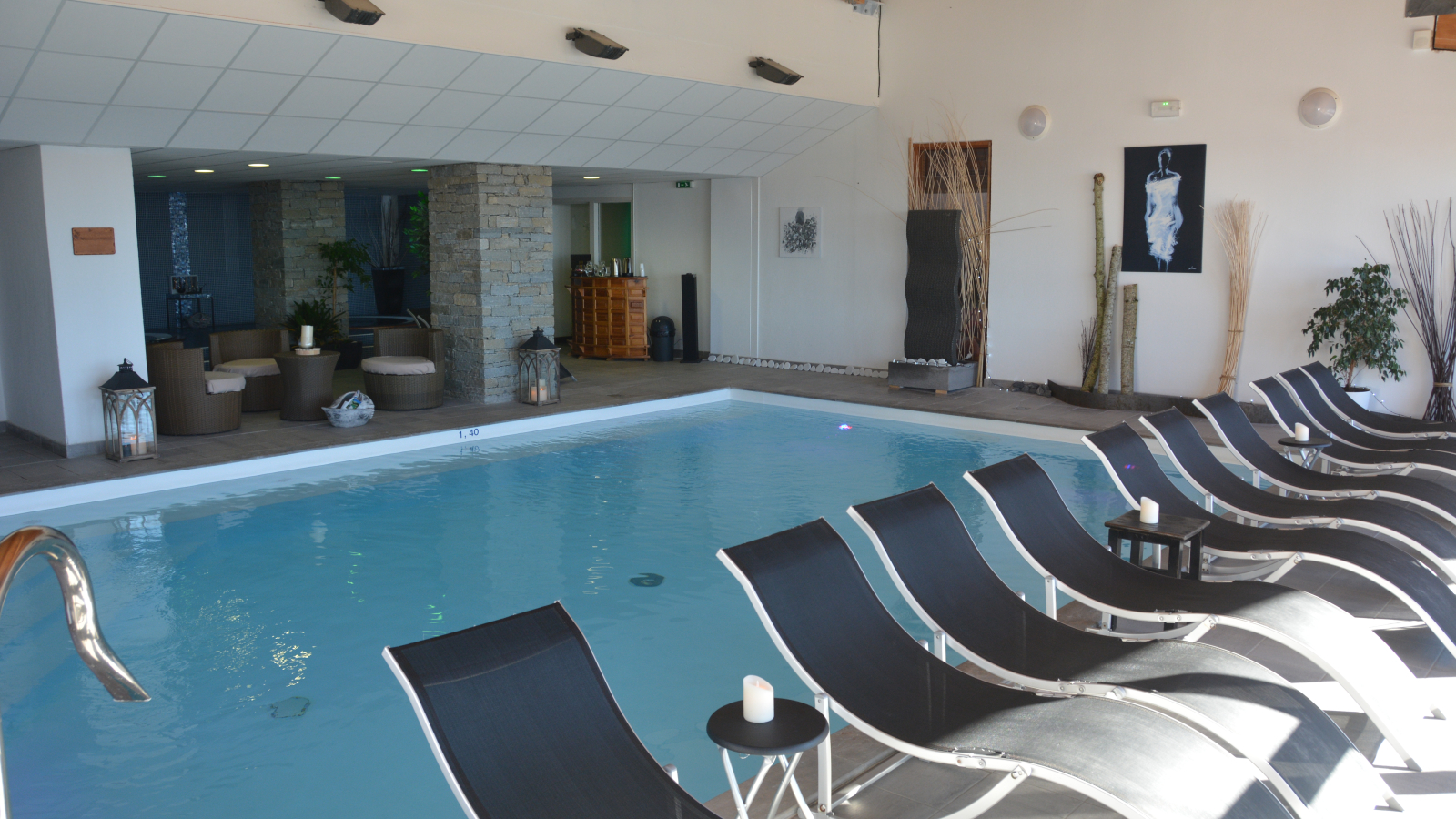 Photo transat piscine spa Chamrousse