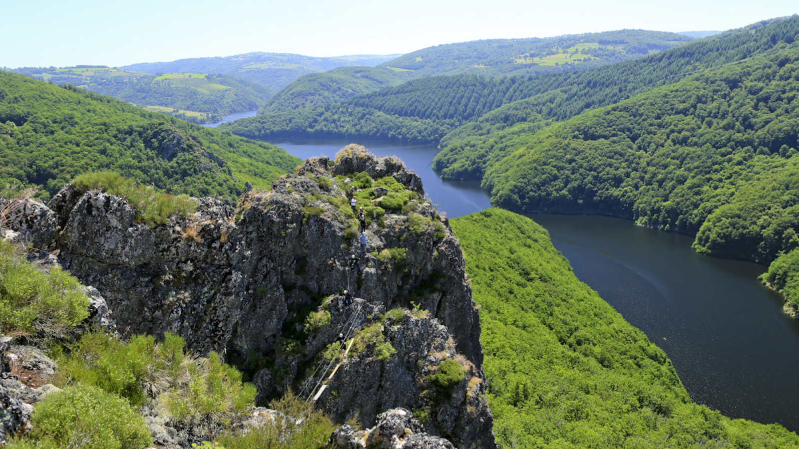 Vue sur le lac de Sarrans