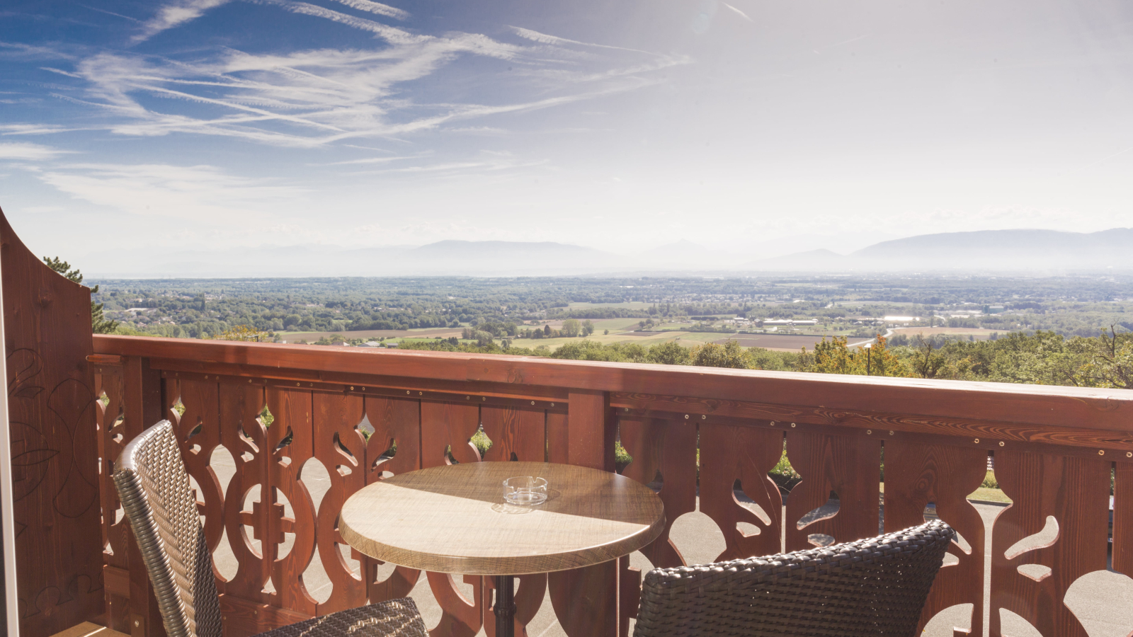 Vue de la terrasse d'une chambre à Bois Joly