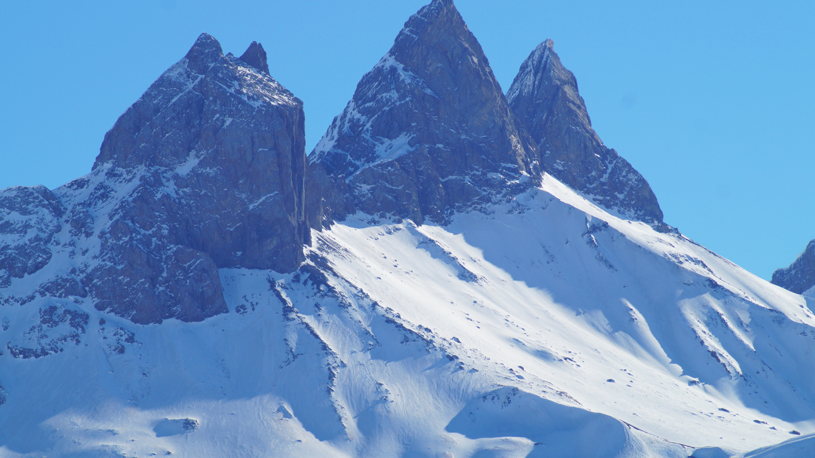 Aiguilles d'Arves enneigées