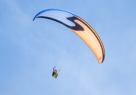 Tandem paragliding flight