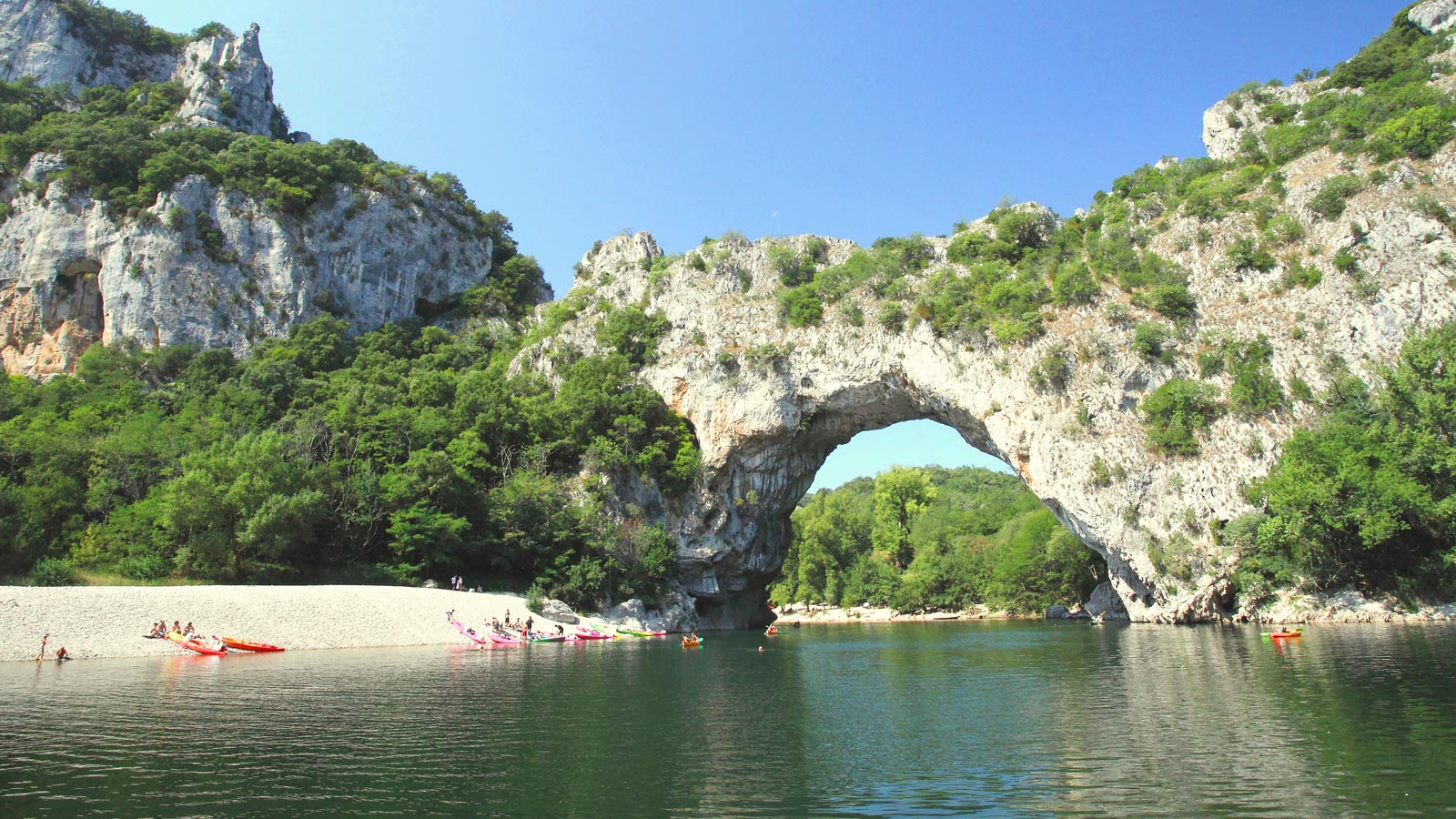 Descente de l'Ardèche en canoës