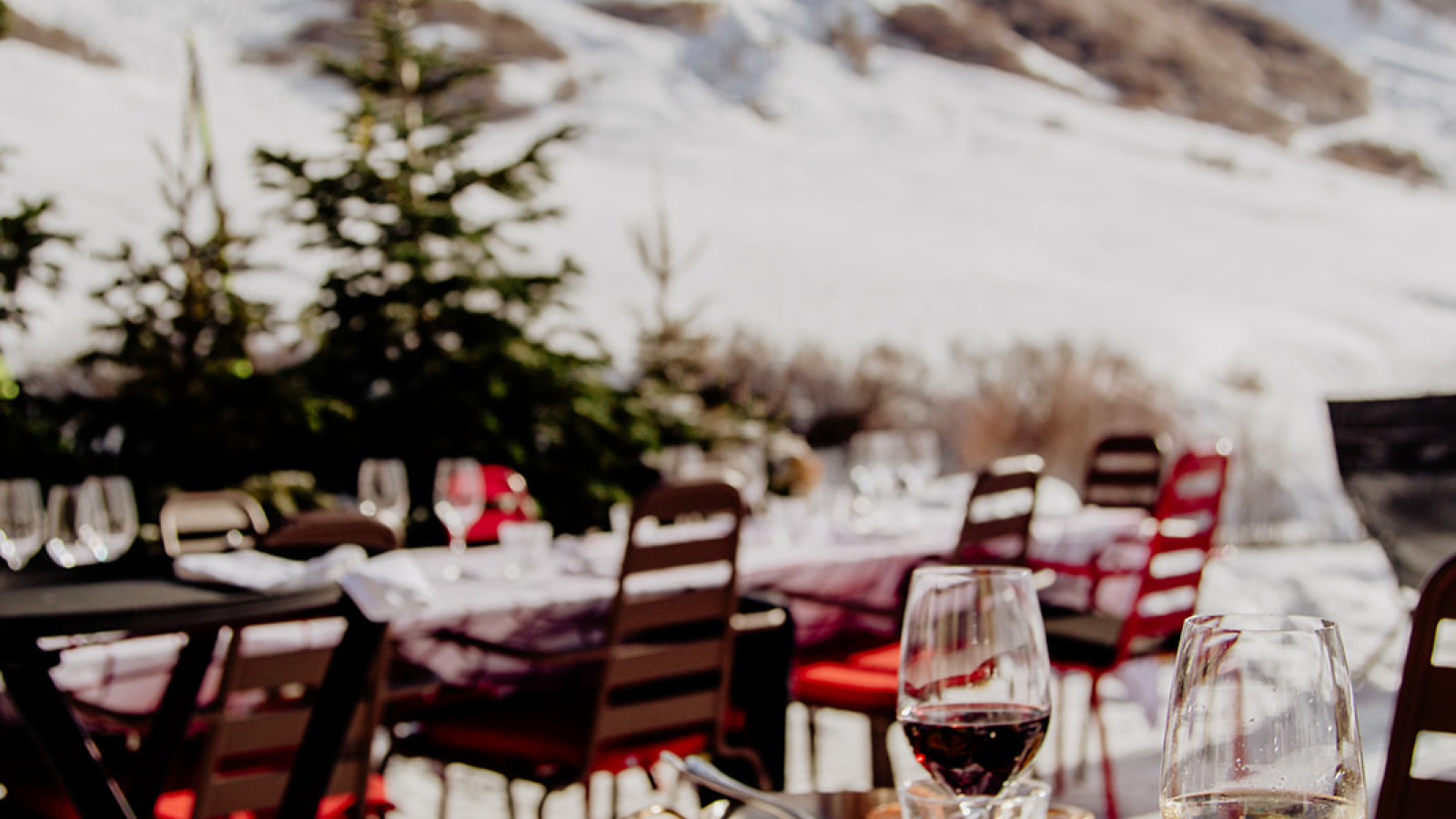 Terrasse du restaurant le Relais en hiver à Val d'Isère