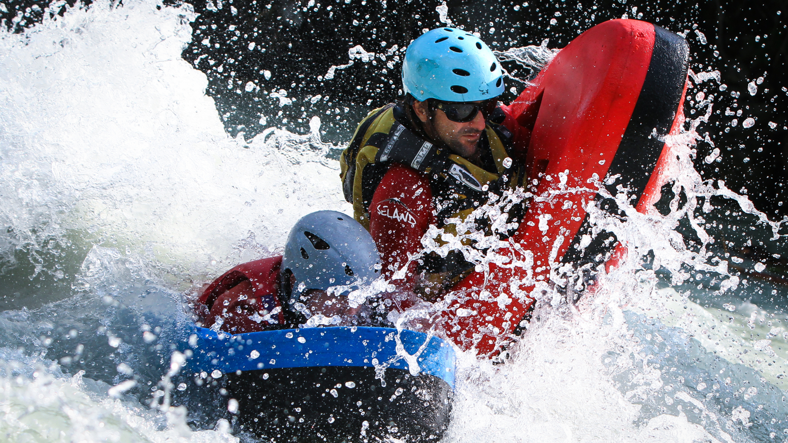 Hydrospeed LOISIRS-SPORTS-AVENTURES-PASSY-CHAMONIX-Adventures Payraud Session Raft ©