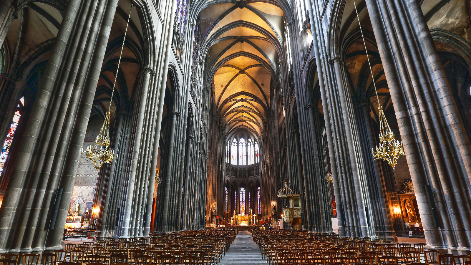 nef de la cathédrale Notre-Dame de l'Assomption à Clermont