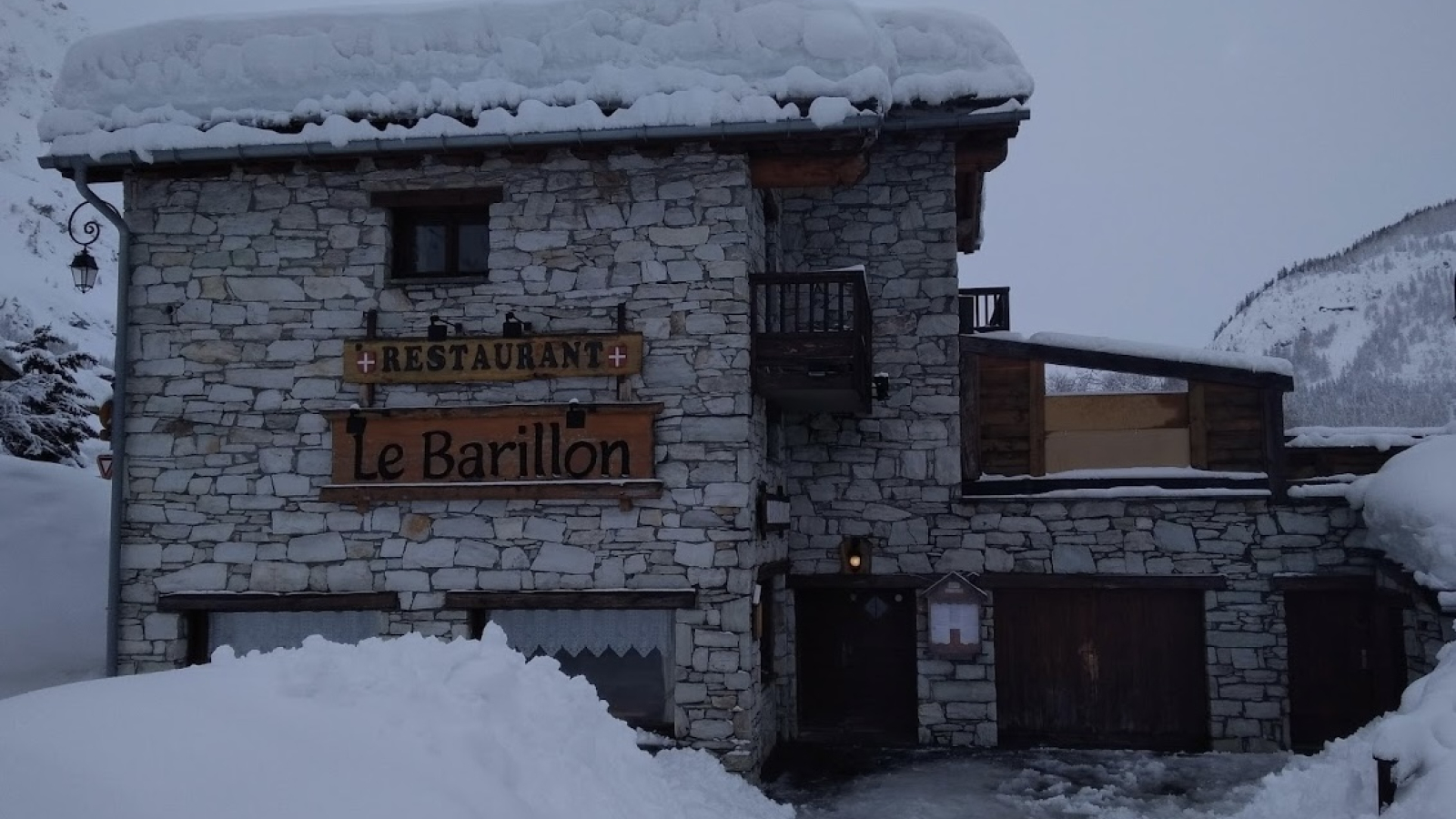 Façade extérieure du Barillon de la Rosée Blanche - Val d'Isère