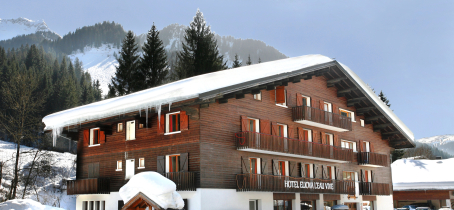 Hôtel Eliova l'Eau Vive sous la neige à Châtel l'hiver au Linga