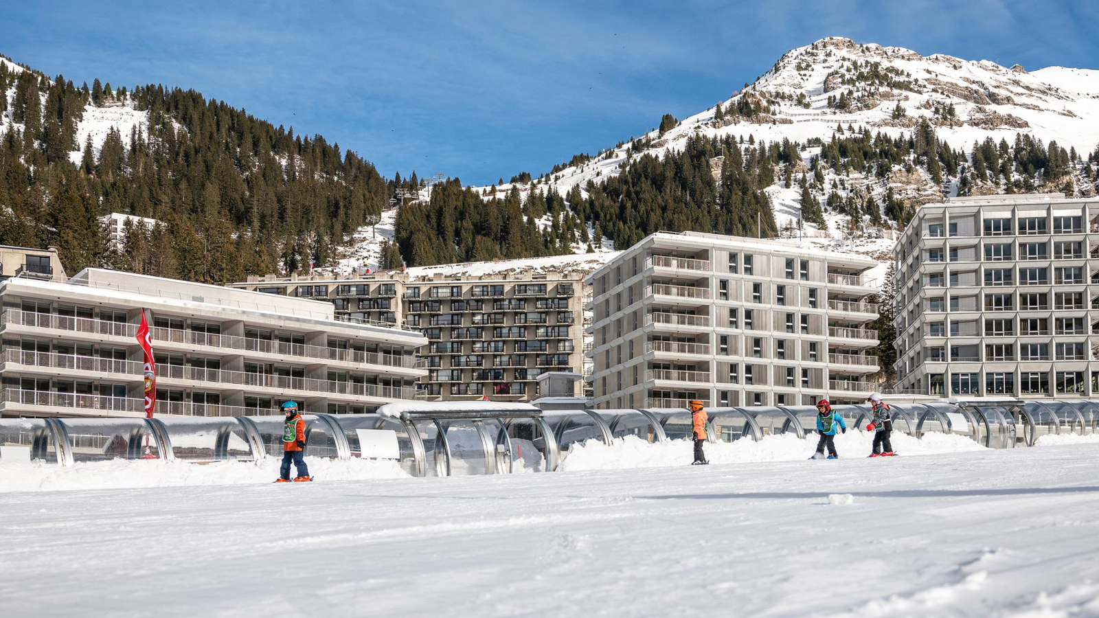 L'extérieur de la Résidence depuis les pistes de ski du Front de Neige