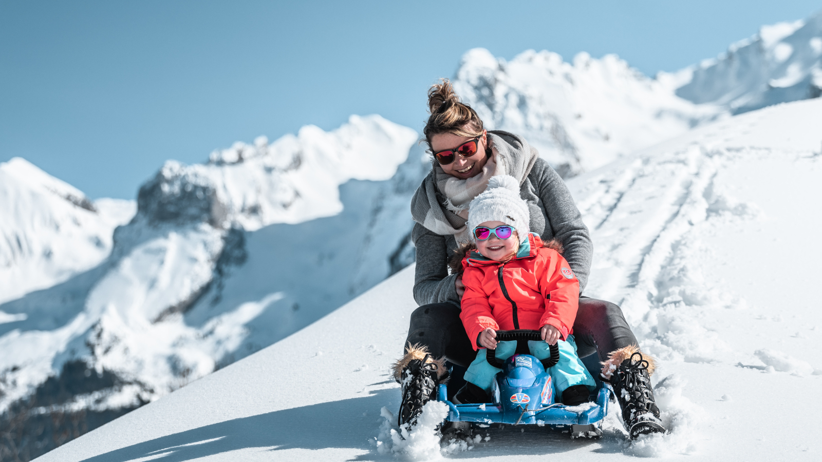 Rigolade en luge à La Clusaz