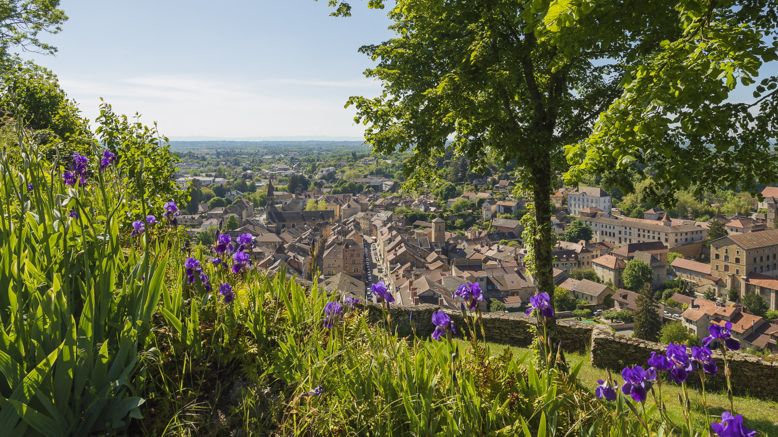 Vue depuis la colline Saint Hippolyte - Crémieu - Balcons du Dauphiné