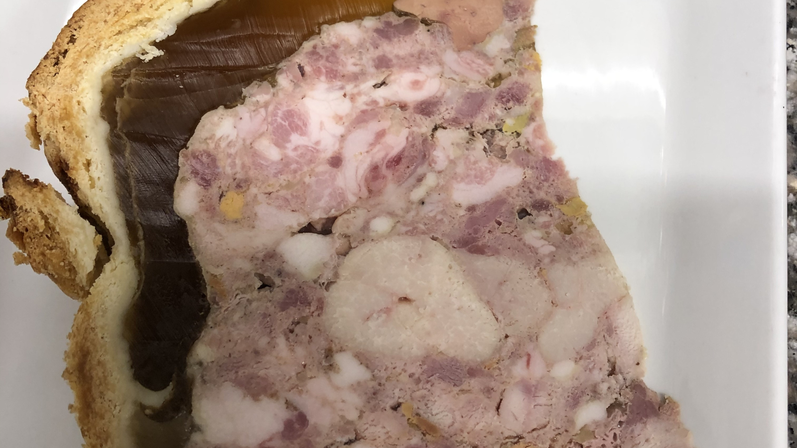 Spécialité maison : pâté en croûte de volaille