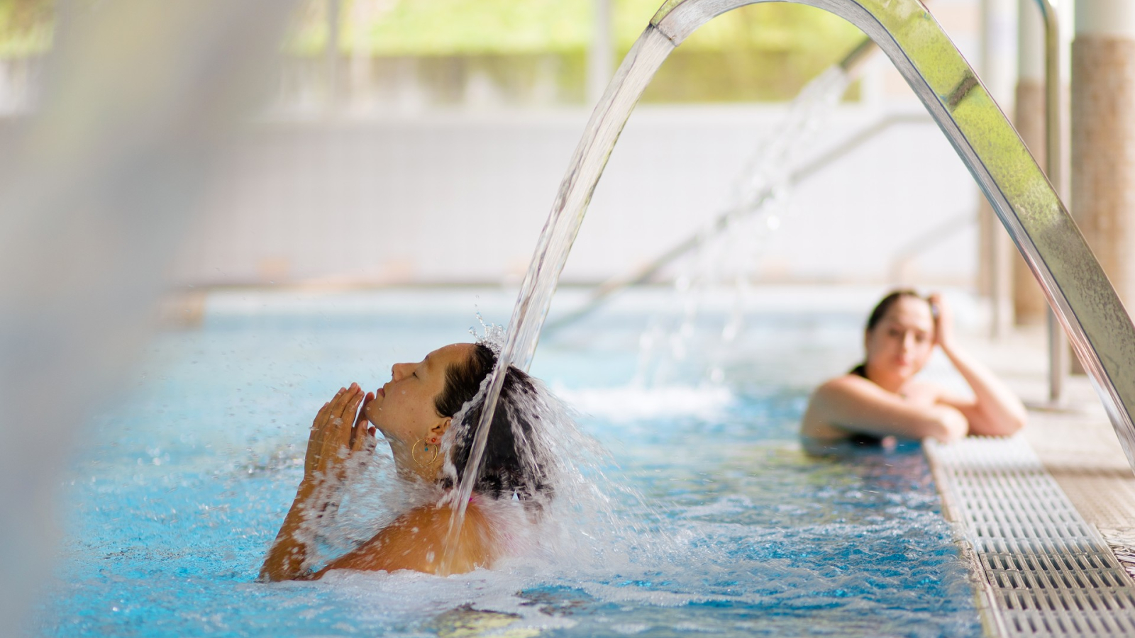 Meyras - Piscine thermale aux thermes de neyrac les bains ©altimax©stnb