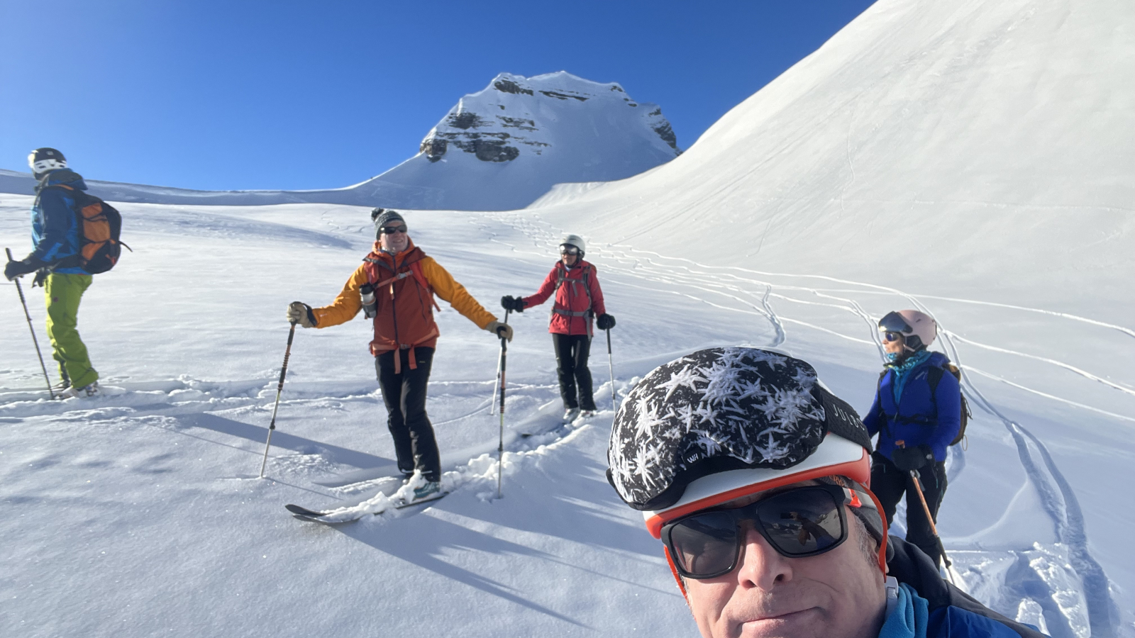 Guided off-piste outing with a group of four