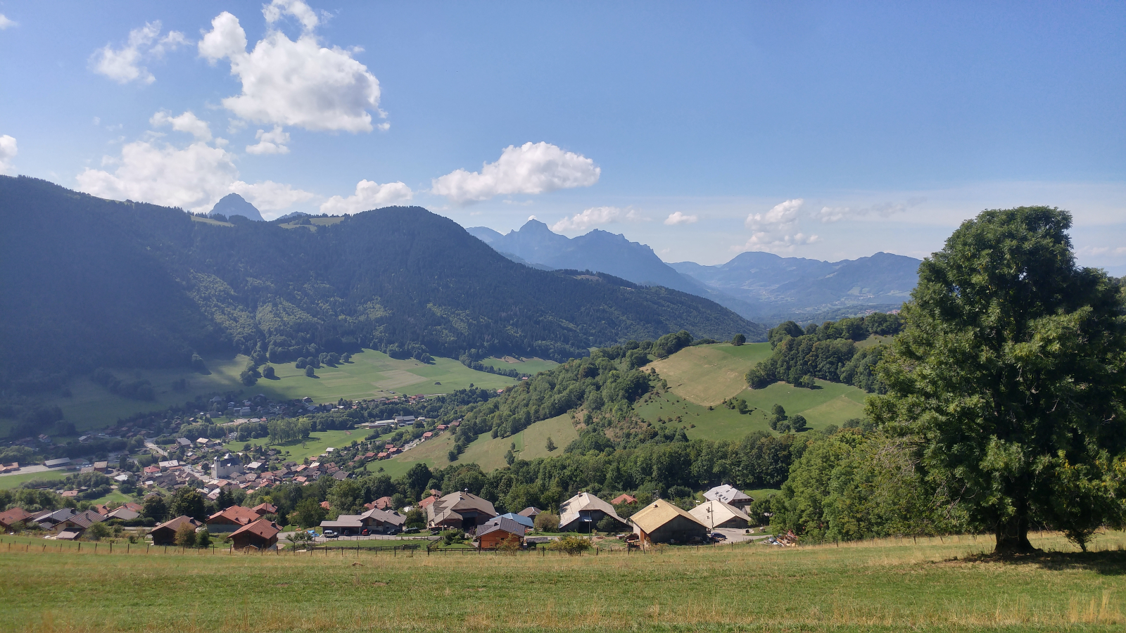 View on the Bénand hamlet and Bernex village