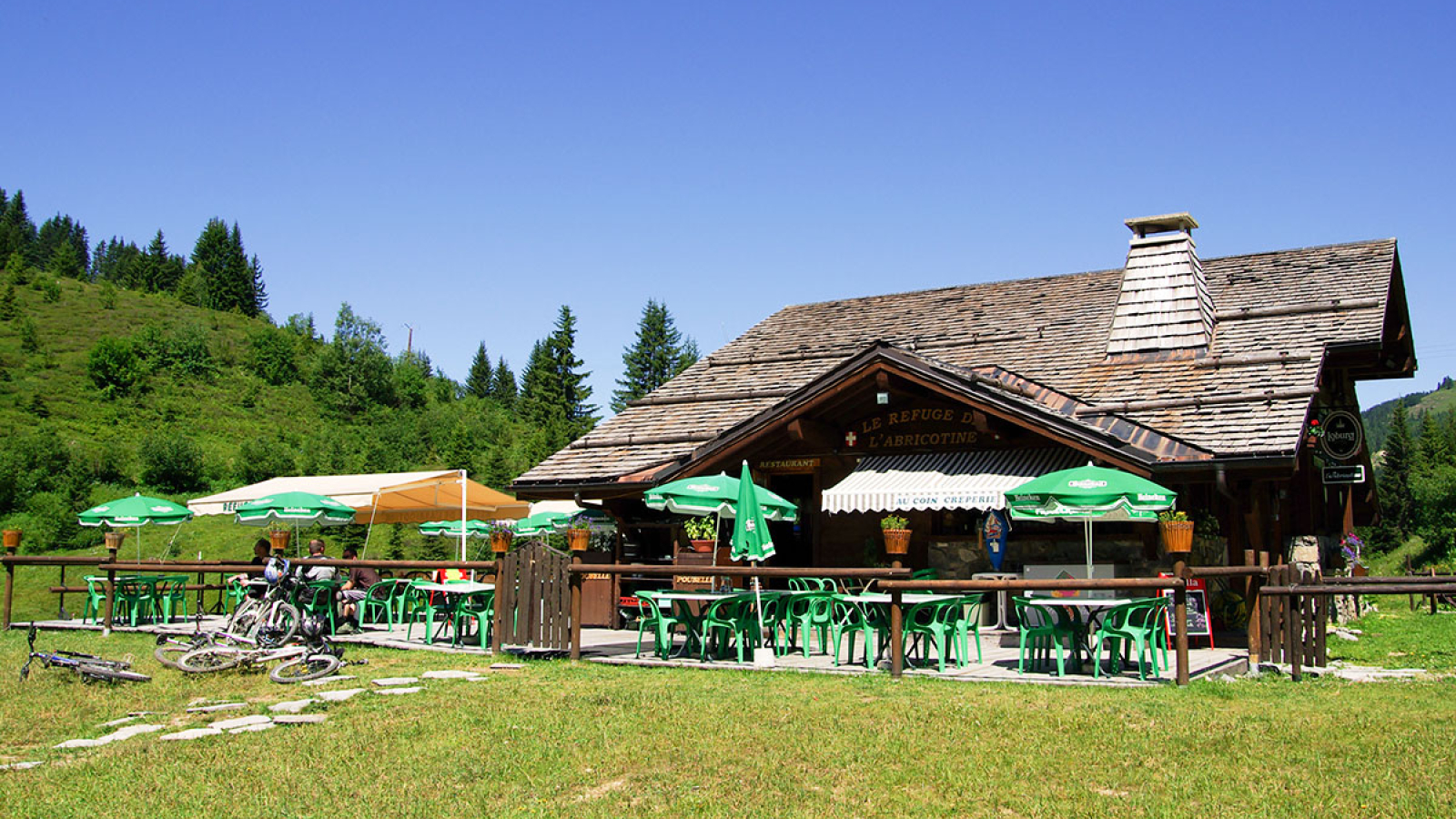 Refuge de l'Abricotine en été