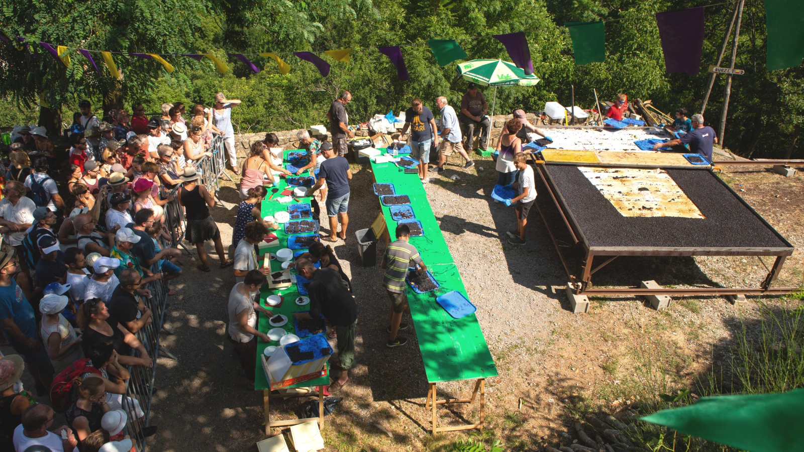 Péreyres - Fête de la Myrtille - Tarte géante ©S.BUGNON