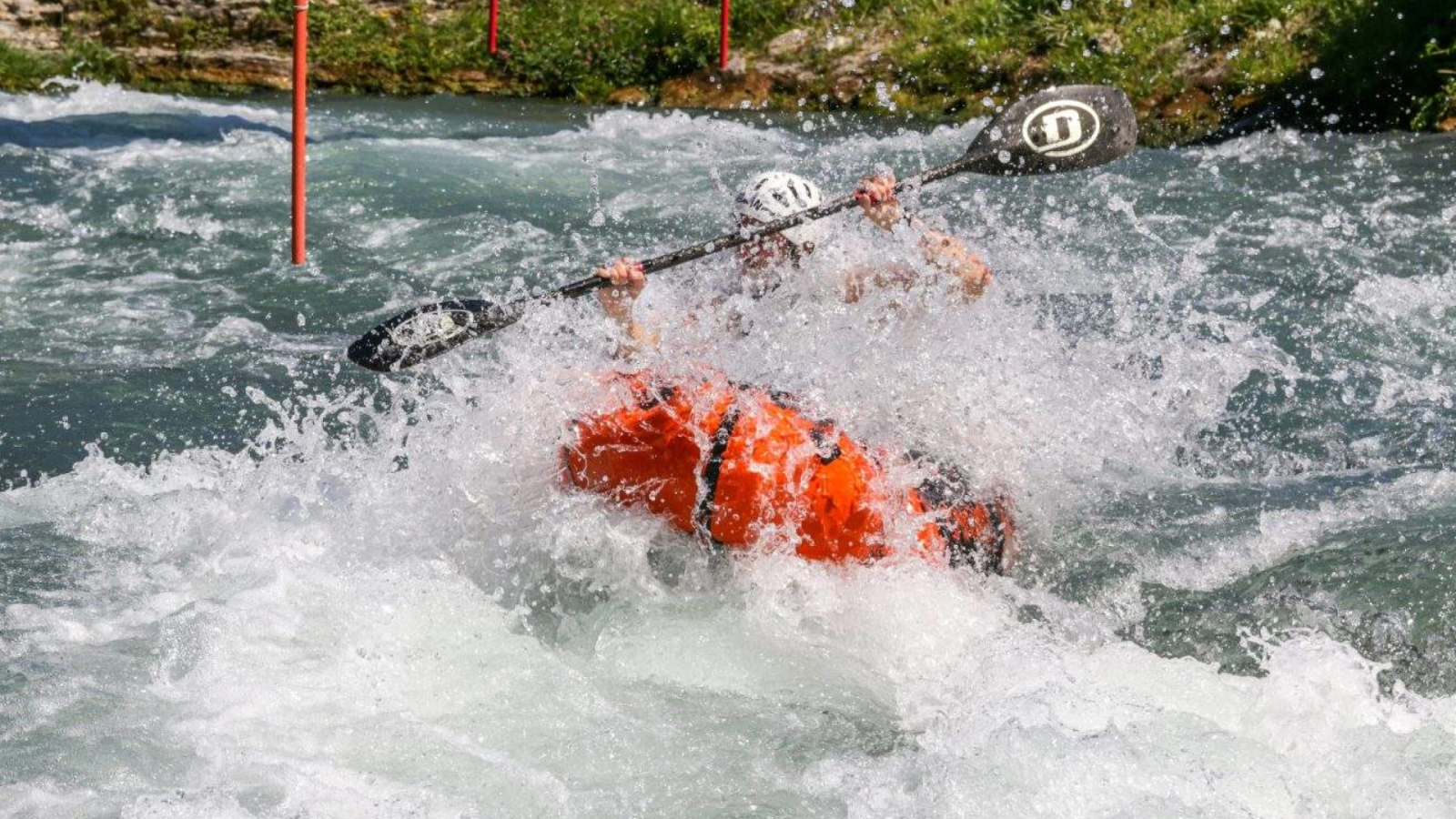 Packraft à l'Espace Eau Vive Isle de la Serre - Porcieu-Amblagnieu - Balcons du Dauphiné