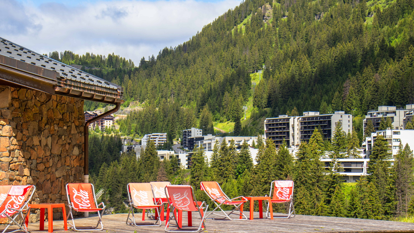 Terrasse avec vue sur Flaine Forêt en arrière-plan