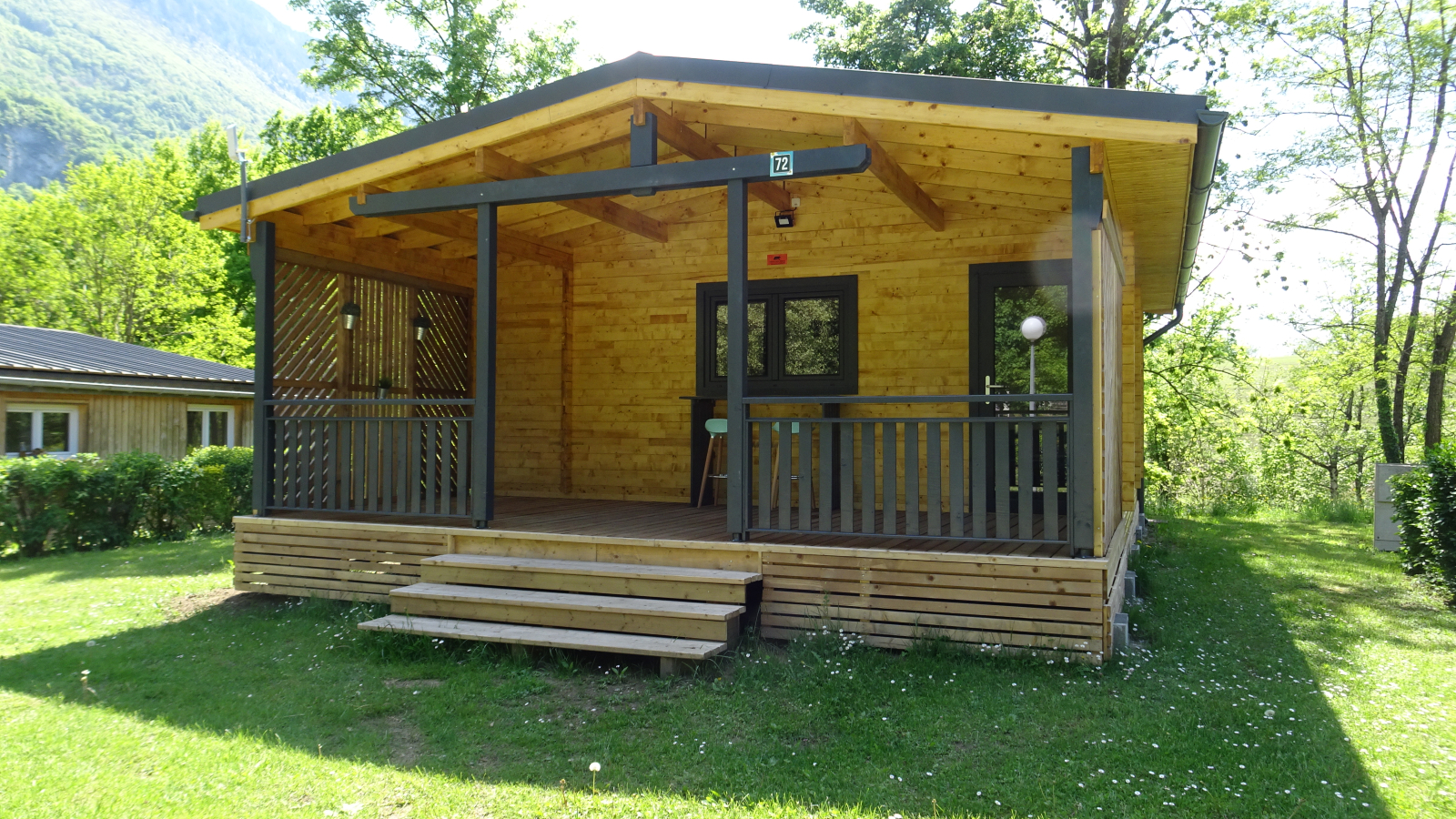 Chalet de la Dent du Chat du Camping des Lacs