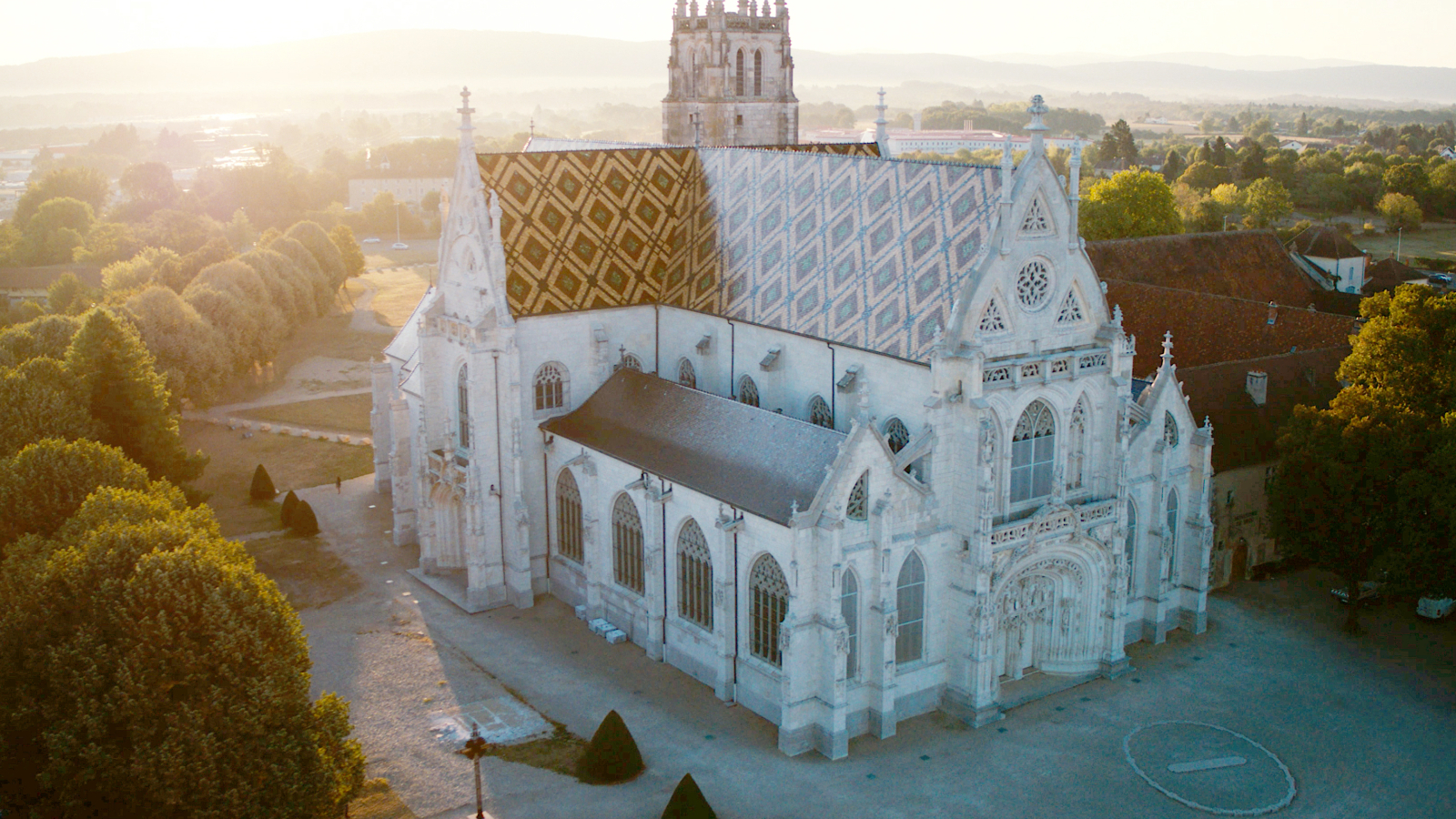 Vue aérienne du Monastère royal de Brou à Bourg-en-Bresse