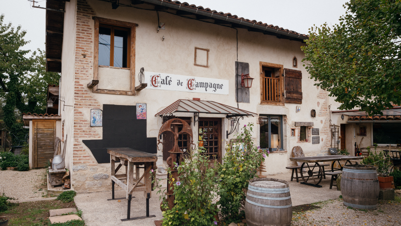 On est arrivé au Café de Campagne