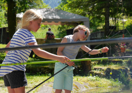 En pleine pêche à la pisciculture de Montremont