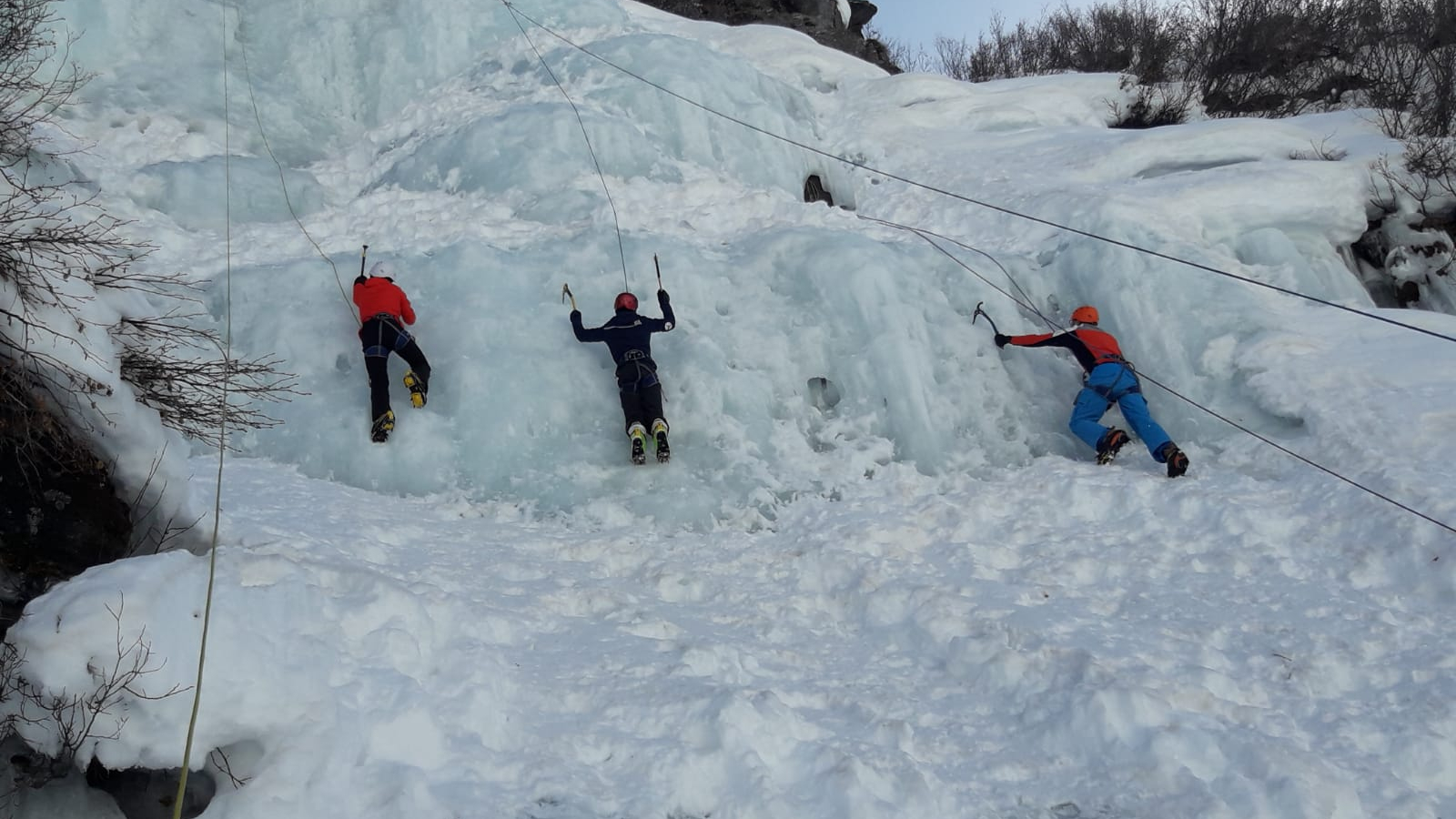 Ice climbing with Bonneval Alpin Center