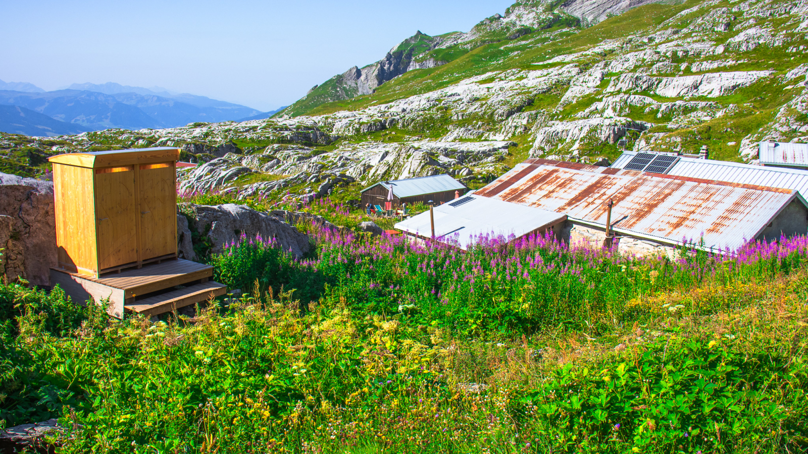 Toilettes sèches du refuge