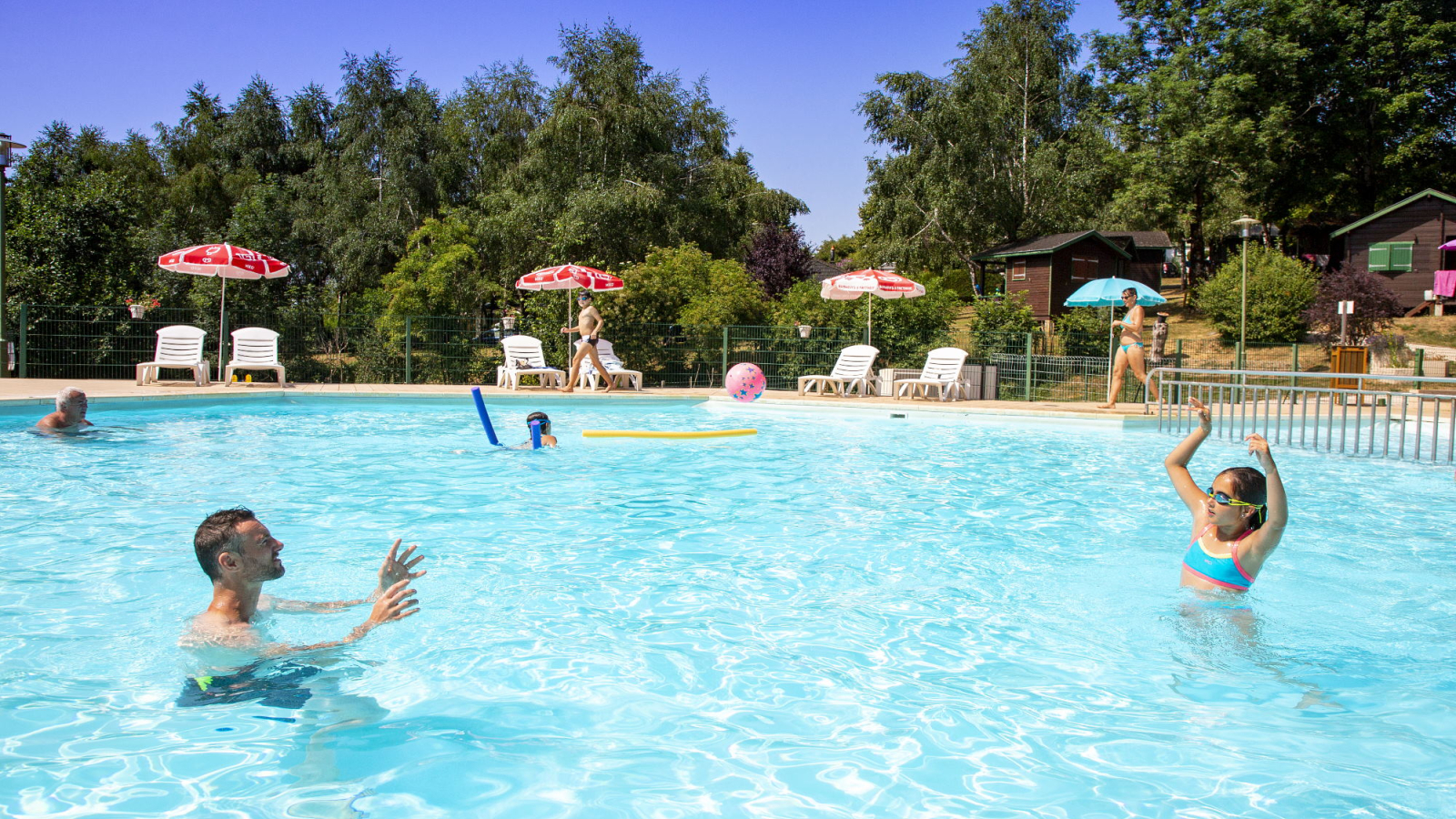 Piscine du camping de Tauves