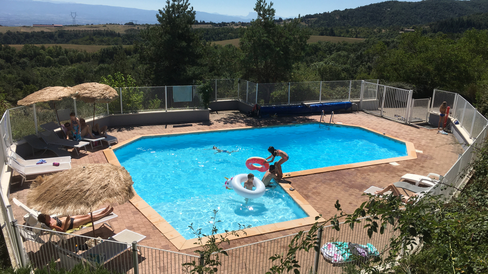 piscine chauffée_ferme de simondon_plats