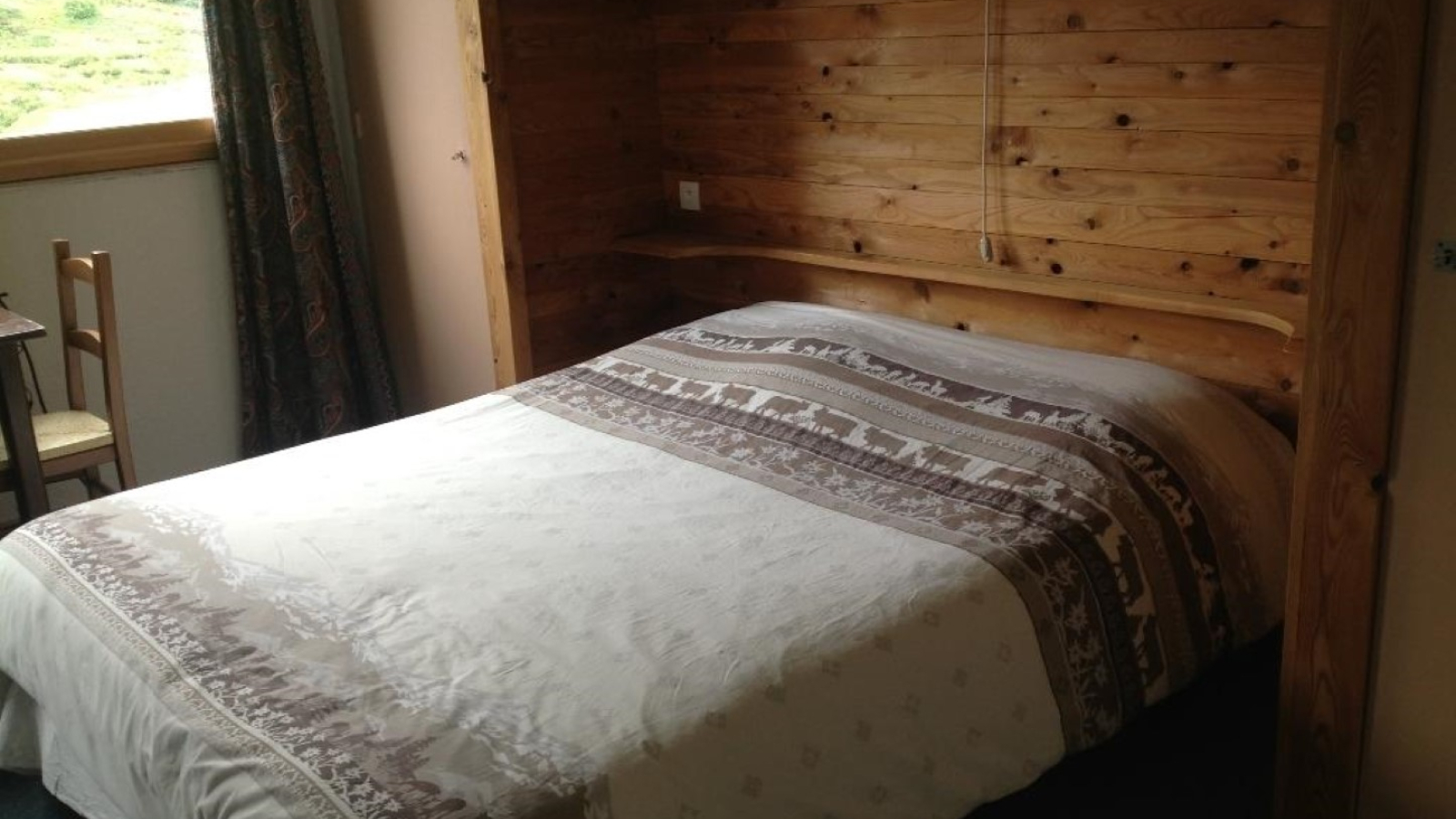 Room at the Hôtel Le Malamot in Val Cenis