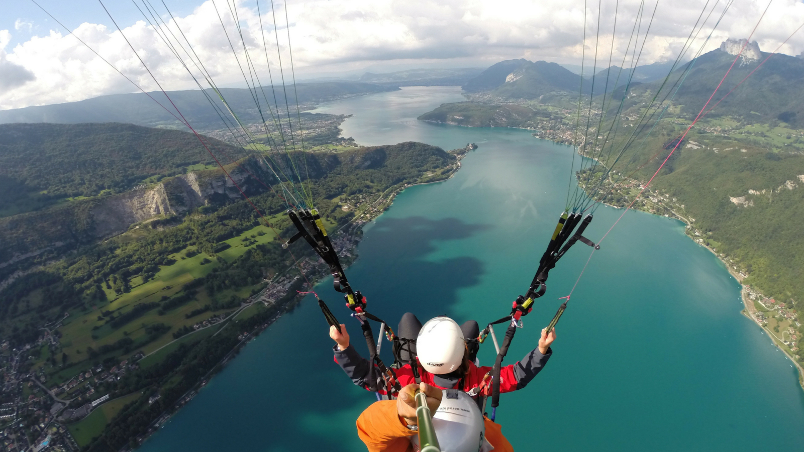 Aeroslide paragliding lake Annecy