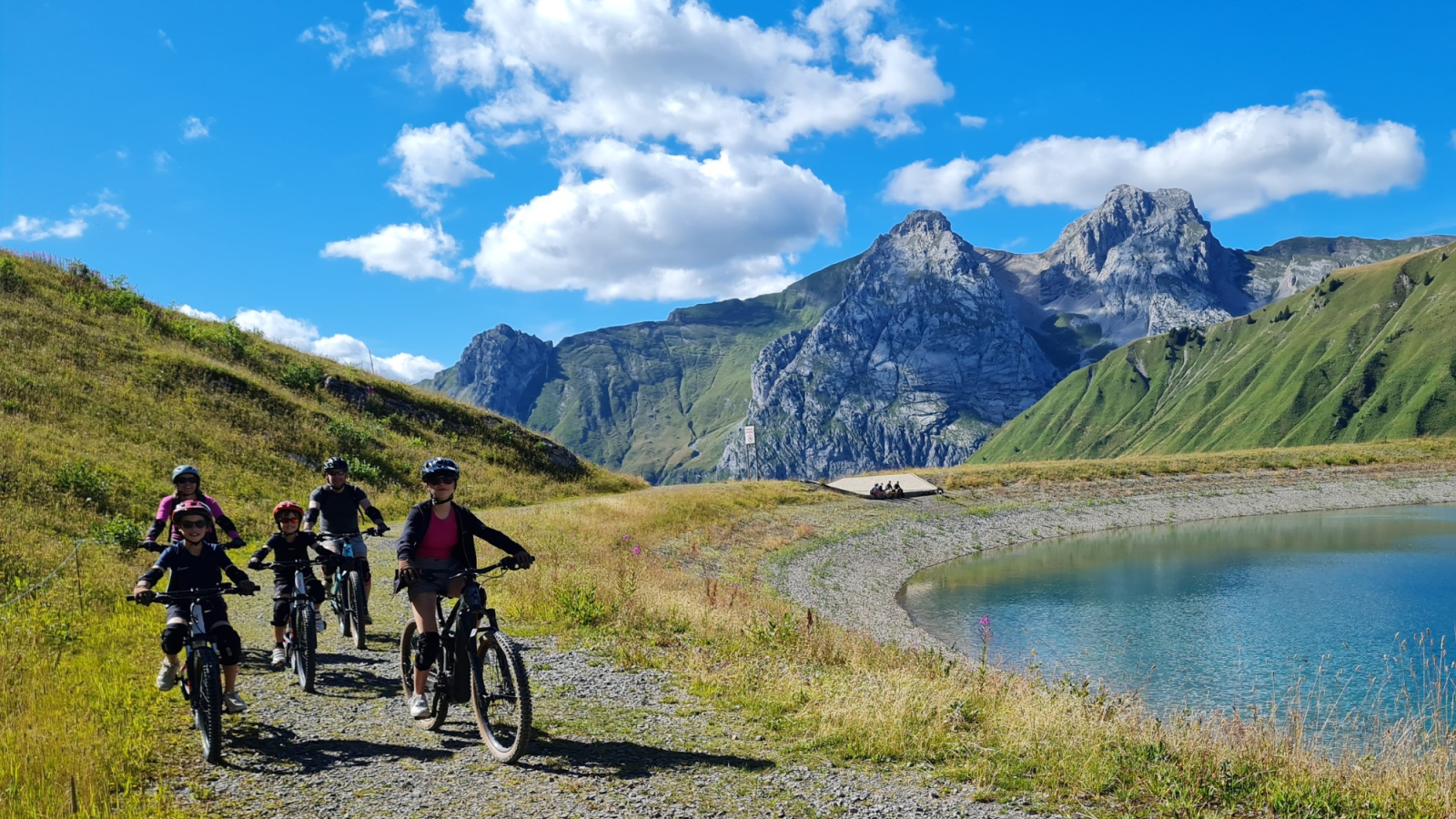 Pack famille VTT électrique : sortie encadrée